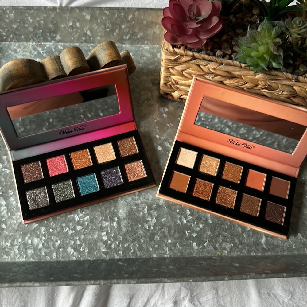 2 Violet Voss Fun Sized Eyeshadow Palette